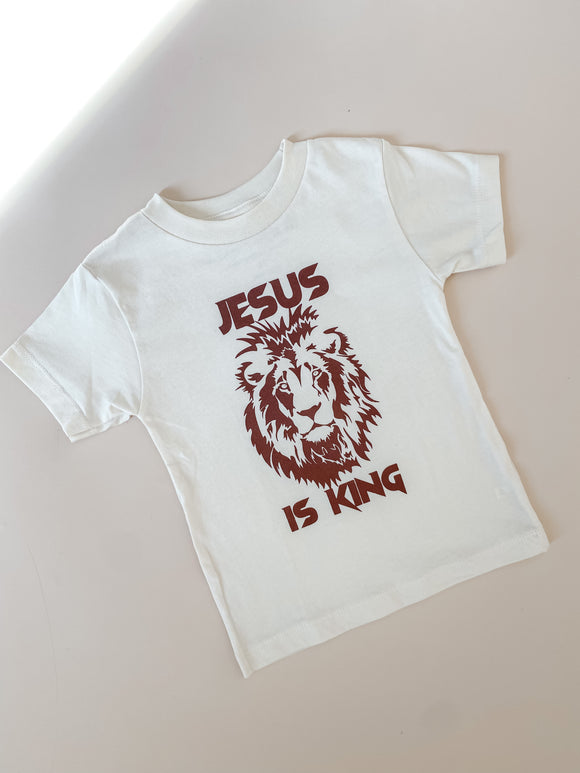 Jesus is king tee